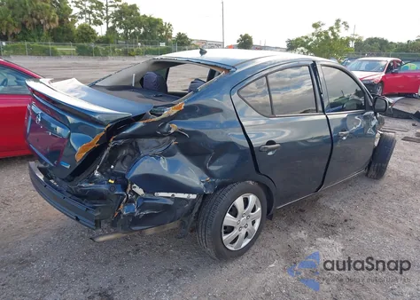 2015 Nissan Versa 1.6 S+ из США, поврежденный, VIN 3N1CN7AP7FL883158